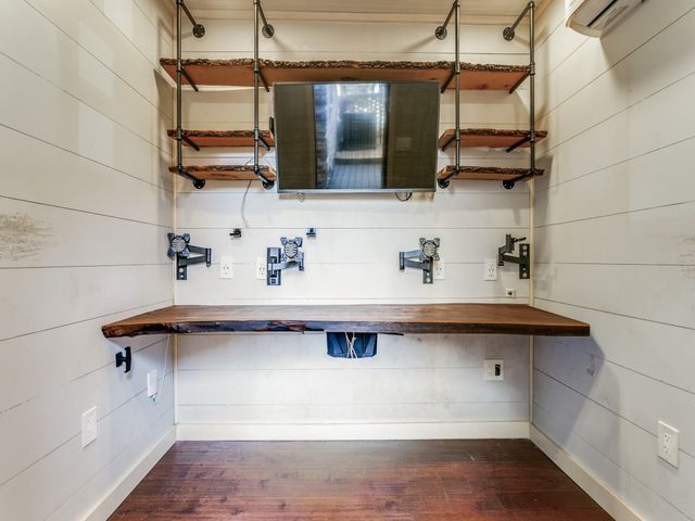 2400 Summit View Drive, Bedford, TX 76021