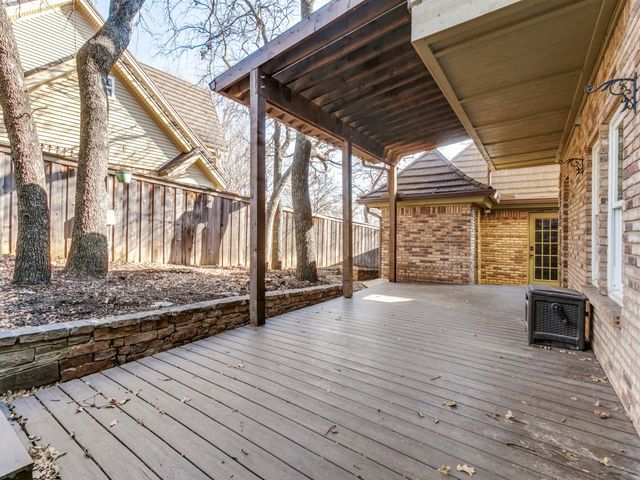 2400 Summit View Drive, Bedford, TX 76021