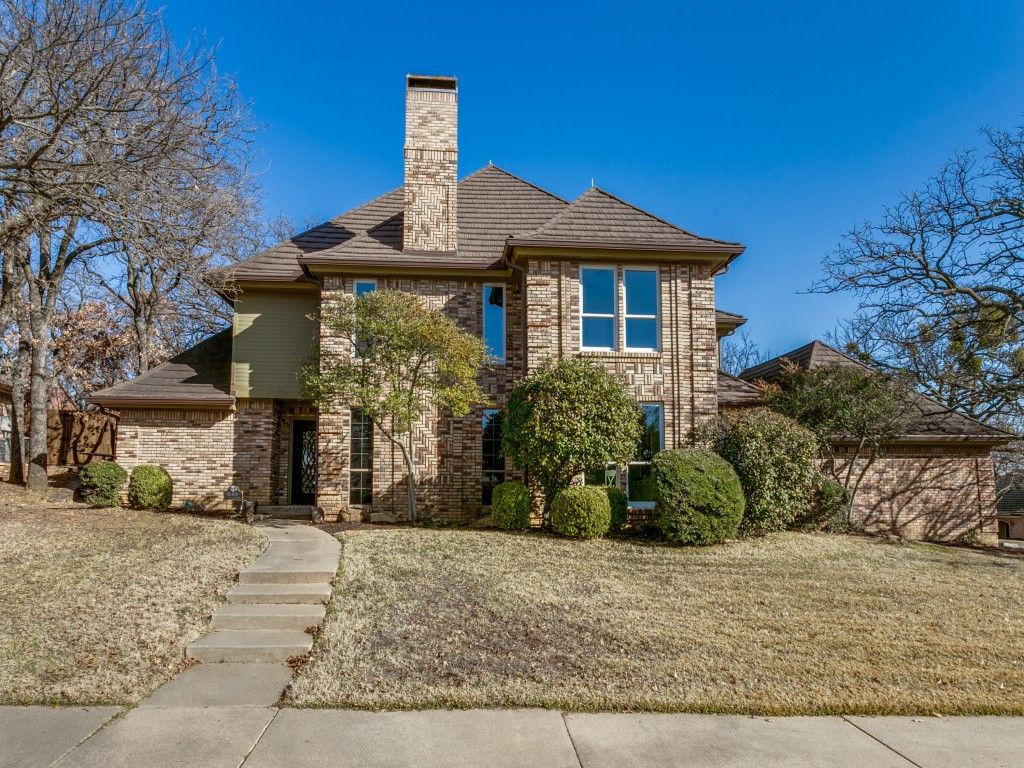 2400 Summit View Drive, Bedford, TX 76021