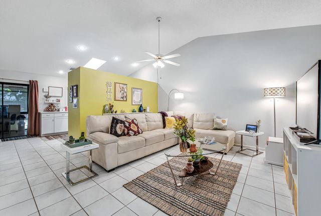 3033 NW 95th Avenue, Coral Springs, FL 33065