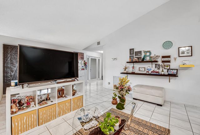 3033 NW 95th Avenue, Coral Springs, FL 33065