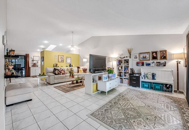 3033 NW 95th Avenue, Coral Springs, FL 33065