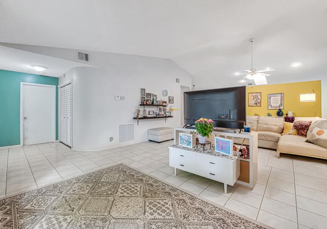3033 NW 95th Avenue, Coral Springs, FL 33065