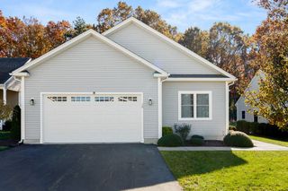 10 Pine Grove Lane, West Greenwich, RI 02817
