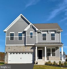143 WINDING RD, Forks Township, PA 18040