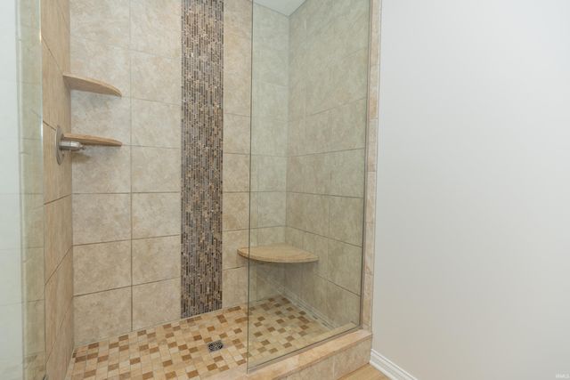 5919 Brookstone Drive, Newburgh, IN 47630