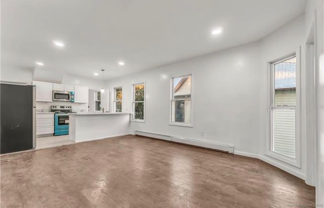 74 Carleton Avenue, Bridgeport, CT 06604