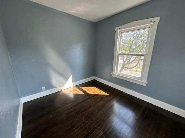 663 S Layton BOULEVARD, Milwaukee, WI 53215