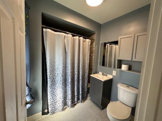 663 S Layton BOULEVARD, Milwaukee, WI 53215