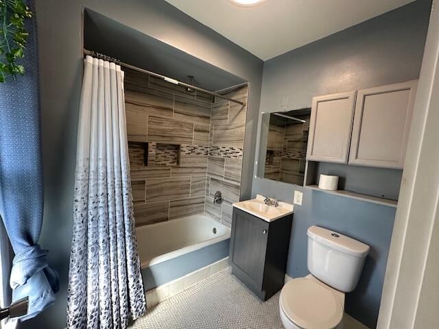 663 S Layton BOULEVARD, Milwaukee, WI 53215