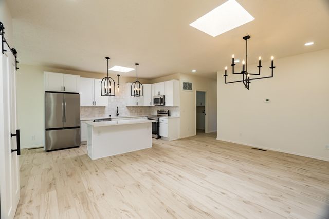 5239 LA COLONIA Drive NW, Albuquerque, NM 87120