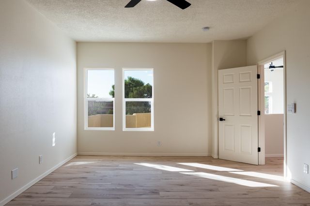 5239 LA COLONIA Drive NW, Albuquerque, NM 87120