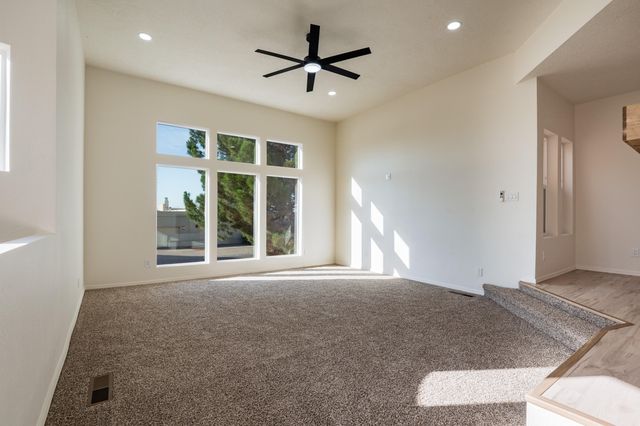 5239 LA COLONIA Drive NW, Albuquerque, NM 87120