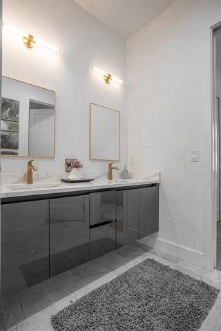 3306 W VAN BUREN DRIVE, Tampa, FL 33611