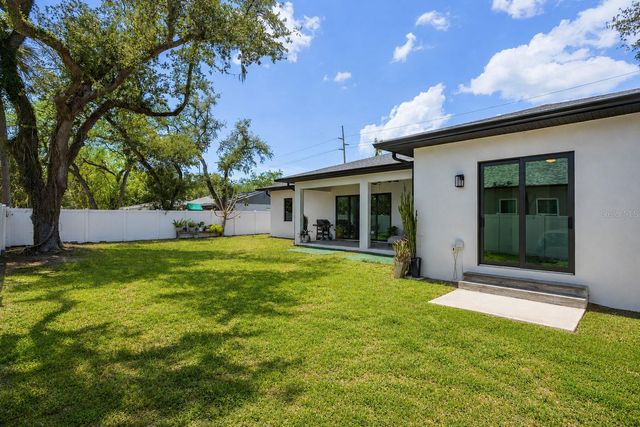 3306 W VAN BUREN DRIVE, Tampa, FL 33611