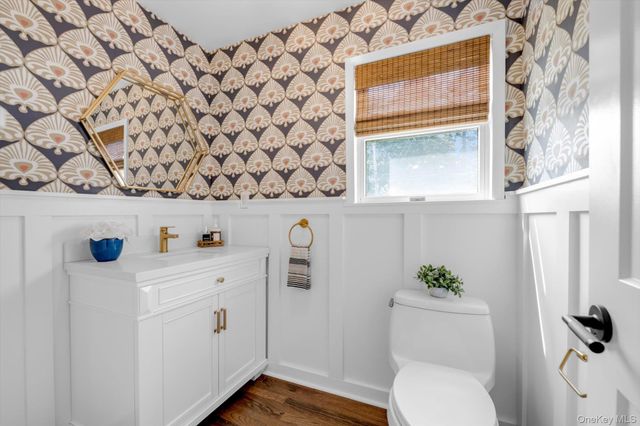 2084 Manfield Avenue, Merrick, NY 11566