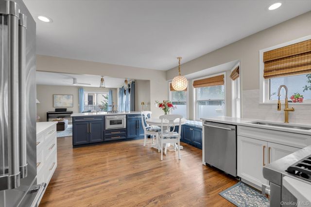 2084 Manfield Avenue, Merrick, NY 11566