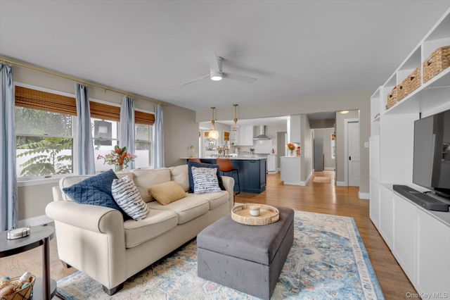 2084 Manfield Avenue, Merrick, NY 11566