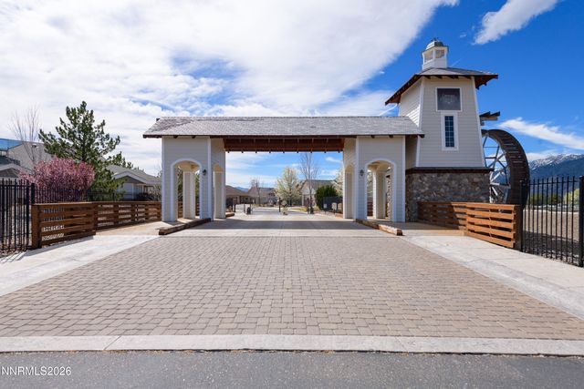 739 E Cottage Loop, Gardnerville, NV 89460