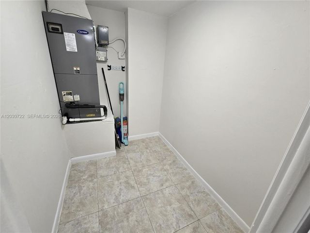 900 NE 195th St 215, Miami, FL 33179