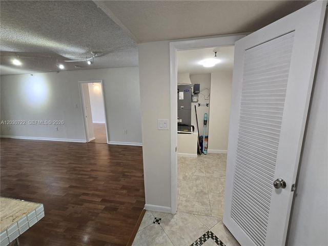 900 NE 195th St 215, Miami, FL 33179