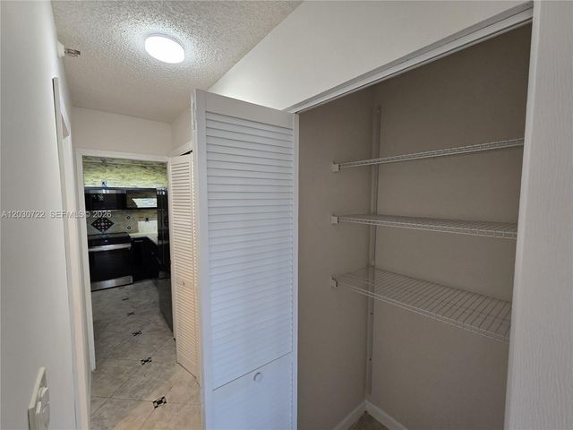 900 NE 195th St 215, Miami, FL 33179