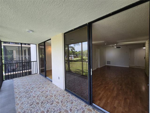 900 NE 195th St 215, Miami, FL 33179