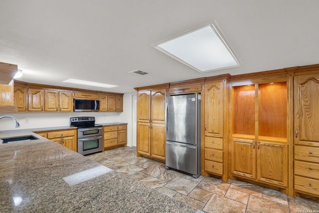 8327 Lou Gehrig St, San Antonio, TX 78240