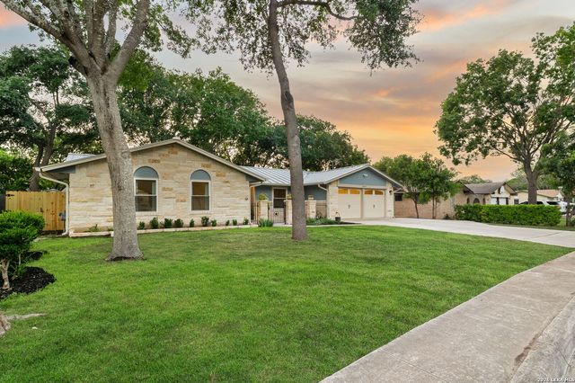 8327 Lou Gehrig St, San Antonio, TX 78240