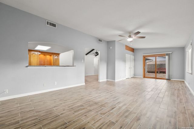 8327 Lou Gehrig St, San Antonio, TX 78240