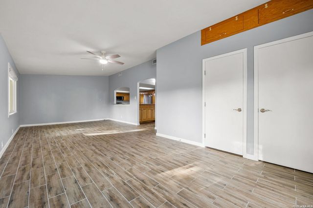 8327 Lou Gehrig St, San Antonio, TX 78240
