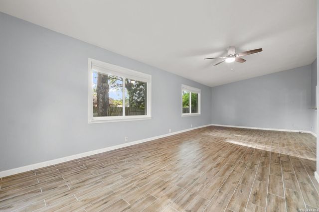 8327 Lou Gehrig St, San Antonio, TX 78240
