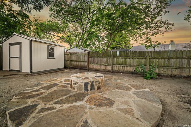 8327 Lou Gehrig St, San Antonio, TX 78240