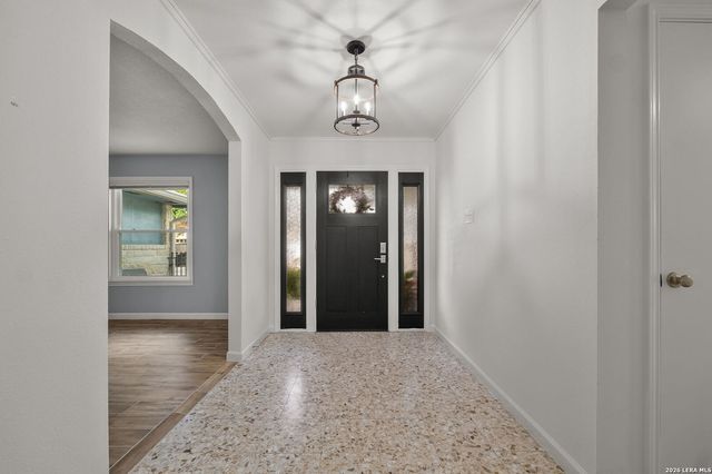 8327 Lou Gehrig St, San Antonio, TX 78240