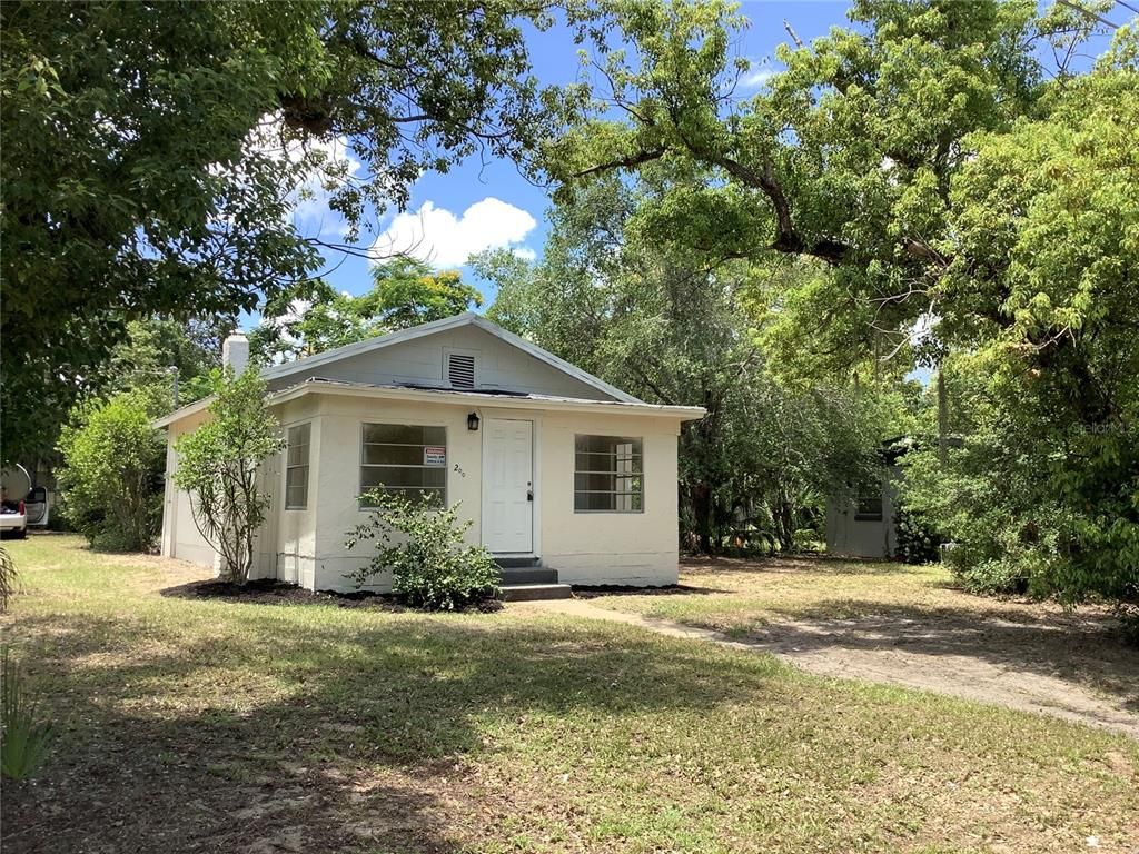 200 W DOANE AVENUE, Eustis, FL 32726