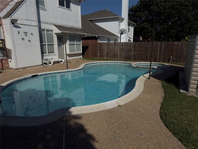 3613 COTTON CREEK Lane, Fort Worth, TX 76123