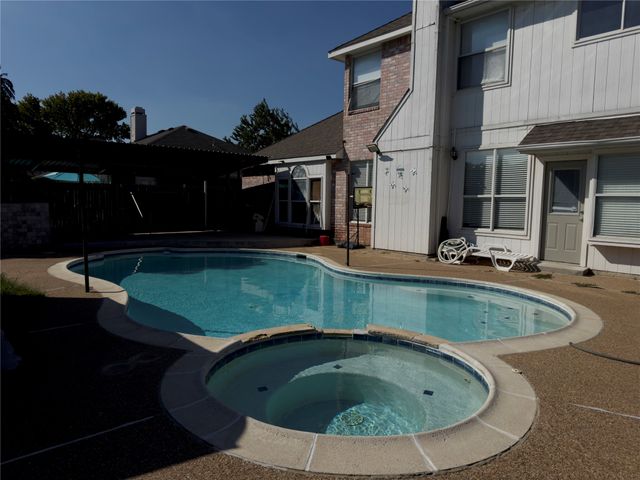 3613 COTTON CREEK Lane, Fort Worth, TX 76123