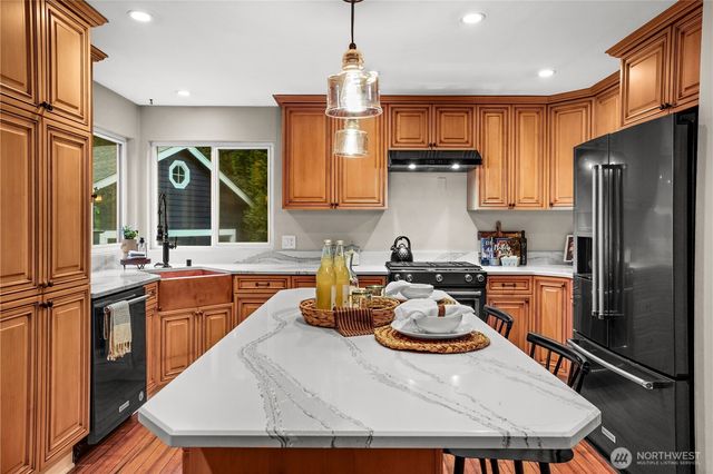 1608 37th Street NW, Gig Harbor, WA 98335