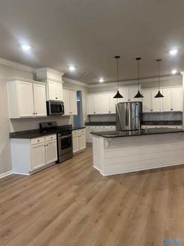 6525 Moon Crest Lane, Huntsville, AL 35806