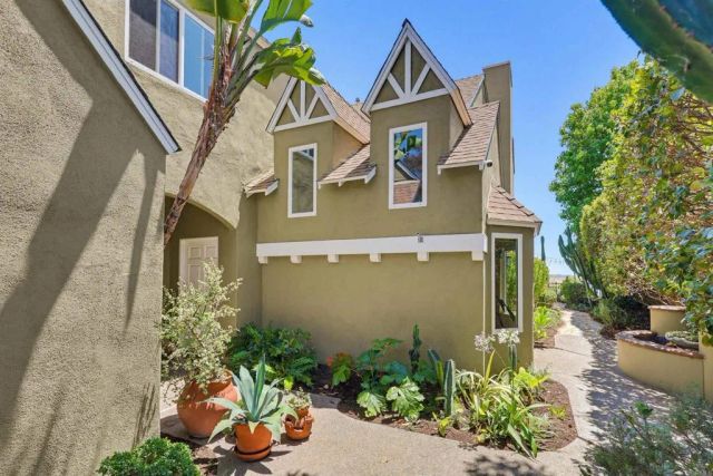 2756 Southampton, Carlsbad, CA 92010