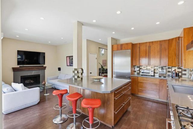2756 Southampton, Carlsbad, CA 92010