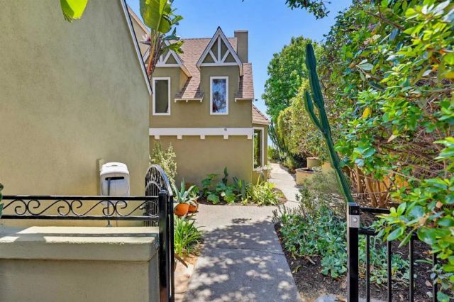 2756 Southampton, Carlsbad, CA 92010