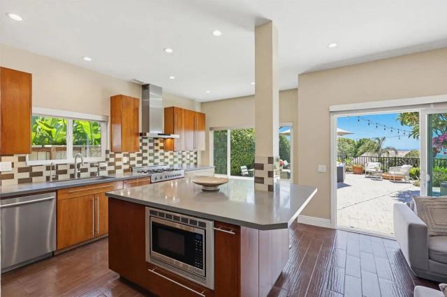 2756 Southampton, Carlsbad, CA 92010