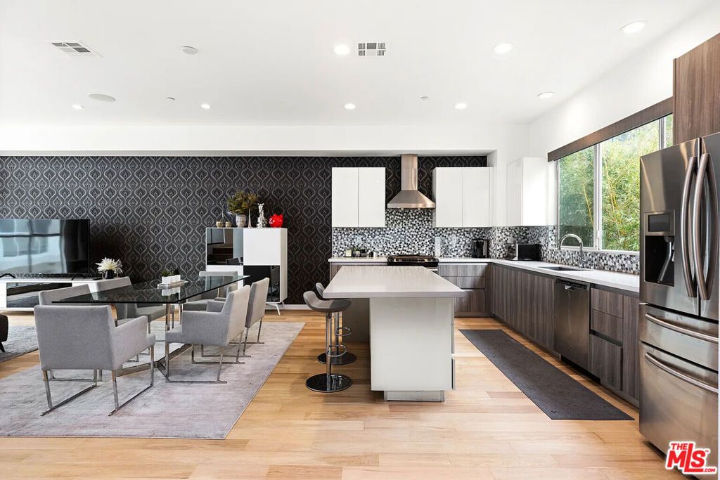 6728 W Hepburn Way, Los Angeles, CA 90038 — photo 2