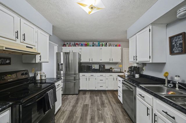 112 Amber Street, Cassville, MO 65625