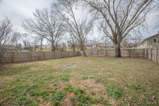 112 Amber Street, Cassville, MO 65625