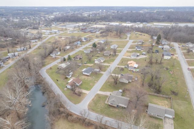 112 Amber Street, Cassville, MO 65625