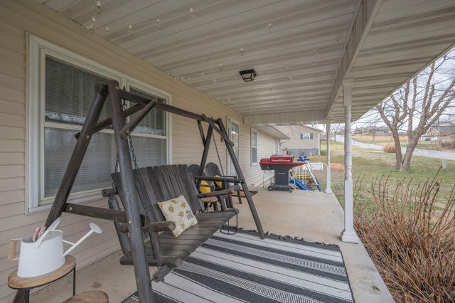 112 Amber Street, Cassville, MO 65625