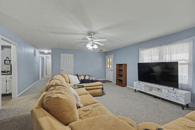 112 Amber Street, Cassville, MO 65625