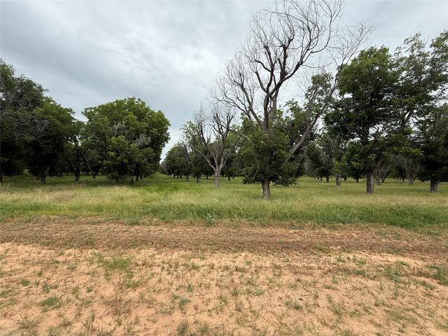 3140 E Landings S, Granbury, TX 76049